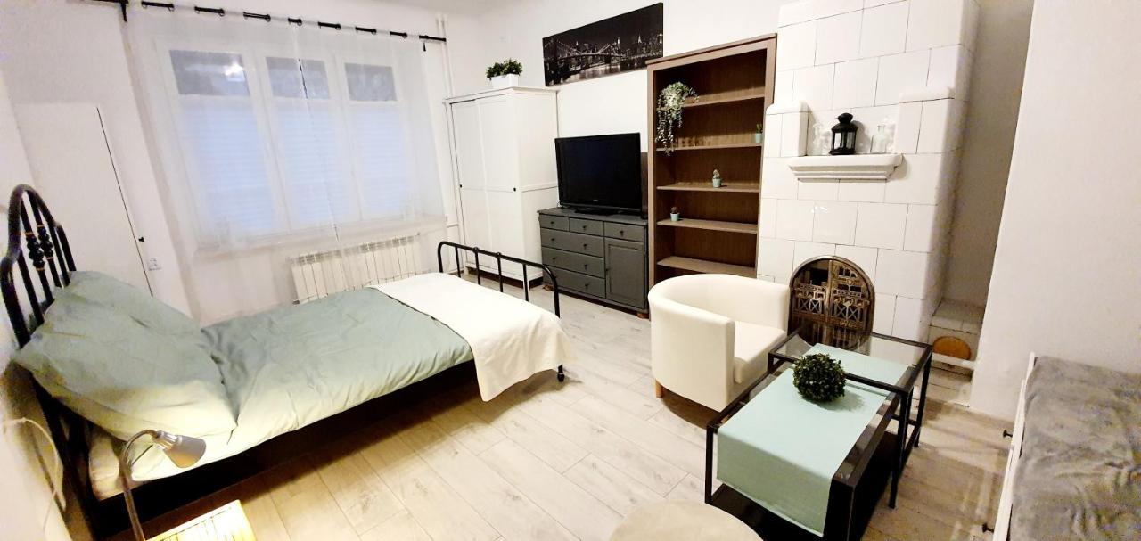 Separated Kitchen, Fast Internet Aleja 3 Maja 2M80 Βαρσοβία Εξωτερικό φωτογραφία